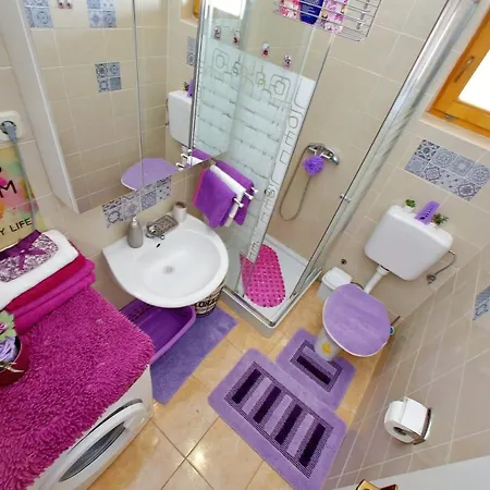 Apartament House *