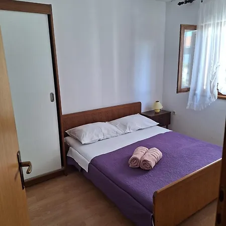 Apartament House *