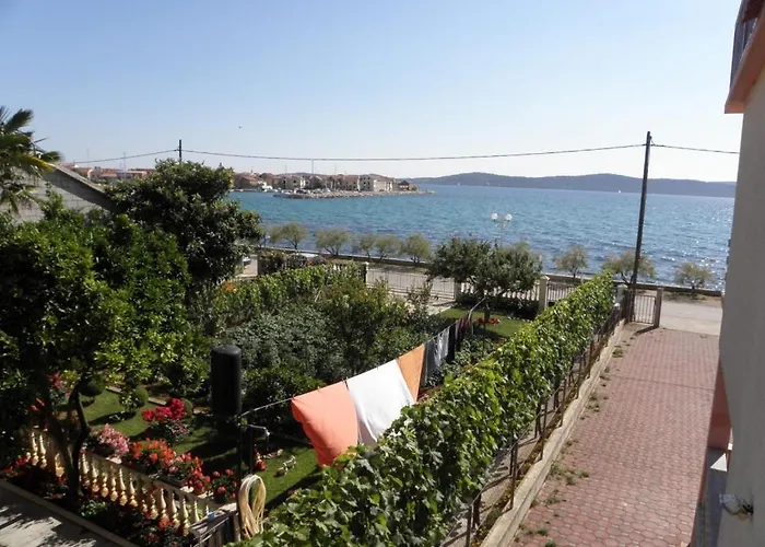 House * بيبينيا